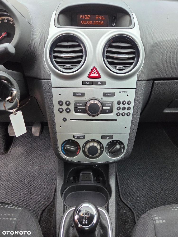 Opel Corsa 1.4 16V Satellite - 26