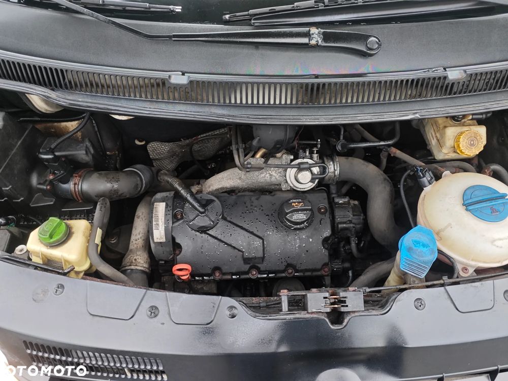 Volkswagen TRANSPORTER T5 - 29