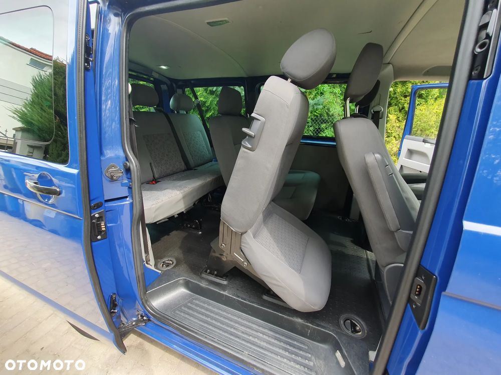 Volkswagen Caravelle - 12