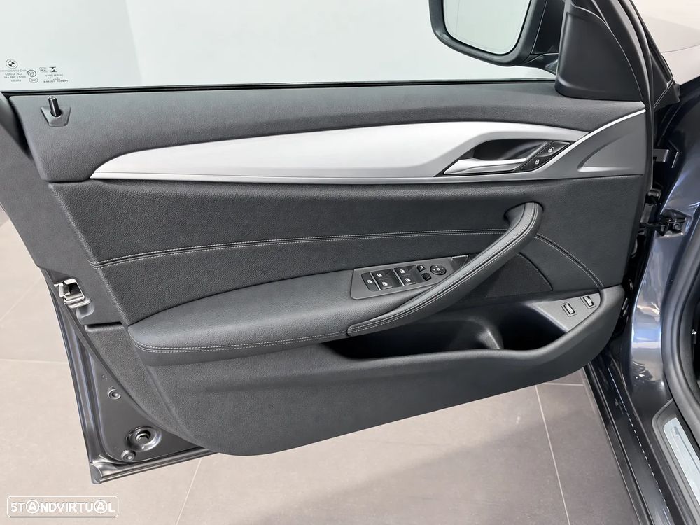 BMW 520 e Line Luxury - 19