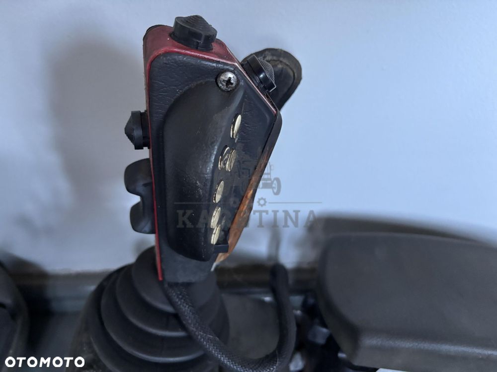 Valmet Harvester - joystick z podłokietnikiem - sterowanie - 2
