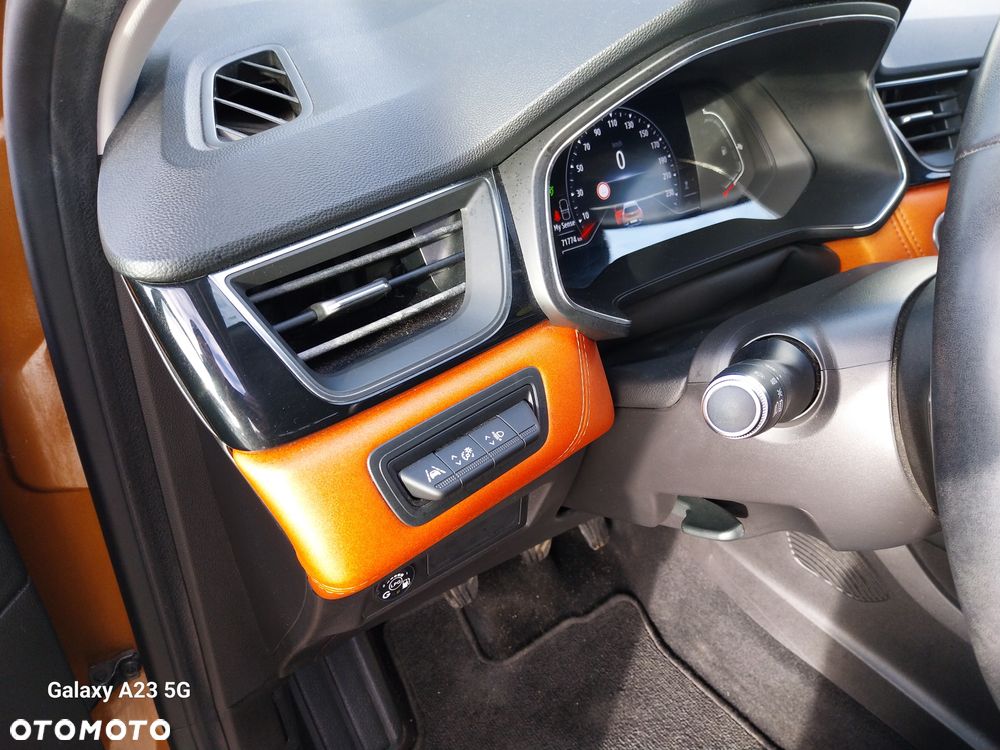 Renault Captur TCe 100 INTENS - 16