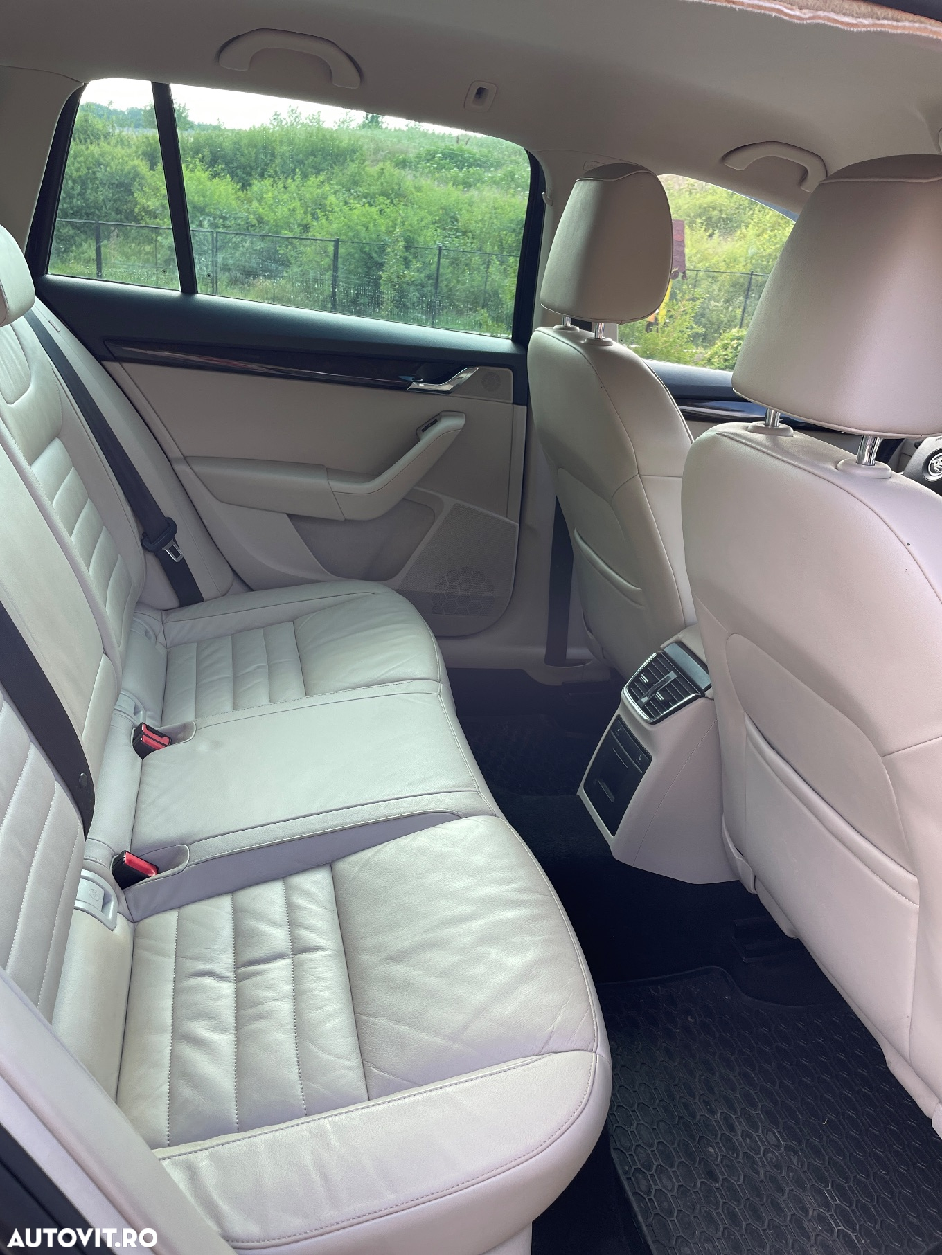 Skoda Octavia Combi Diesel 2.0 TDI DSG Style - 11