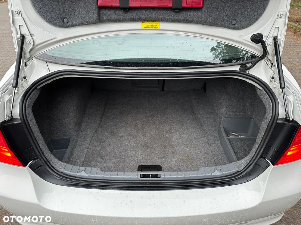 BMW Seria 3 318d DPF Edition Exclusive - 20