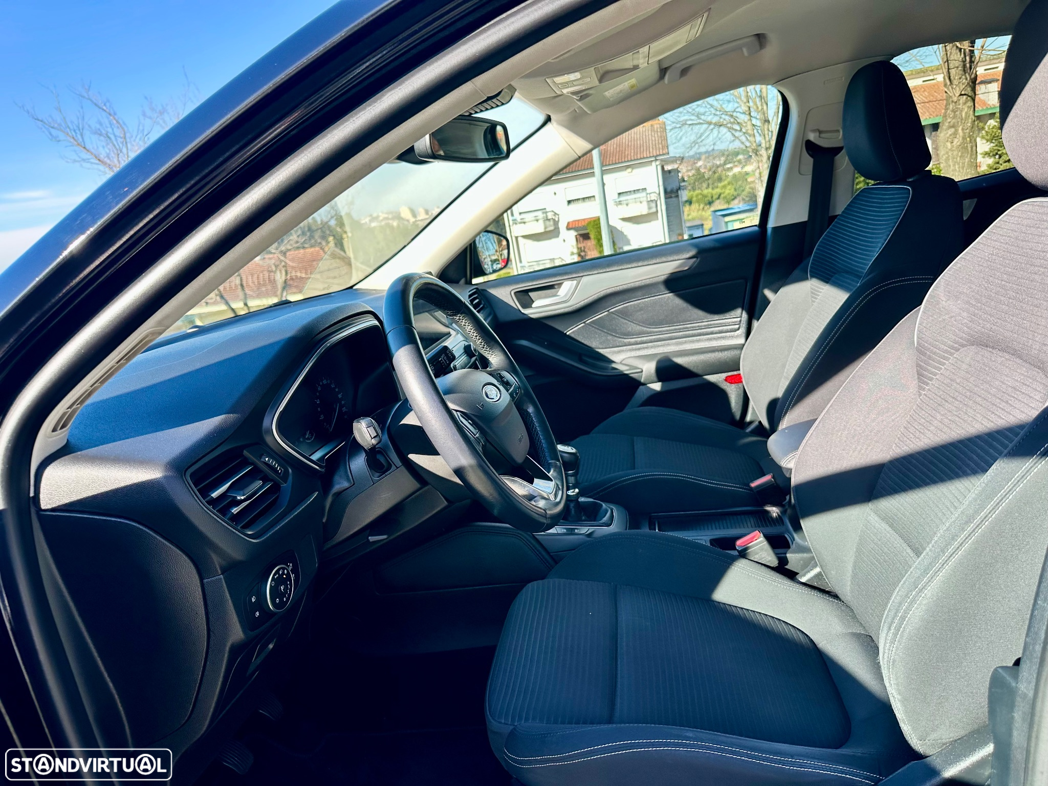 Ford Focus 1.0 EcoBoost Titanium - 18