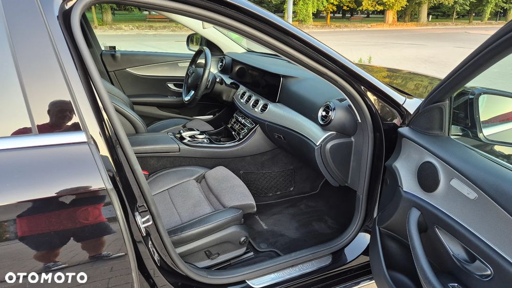 Mercedes-Benz Klasa E 200 9G-TRONIC - 8