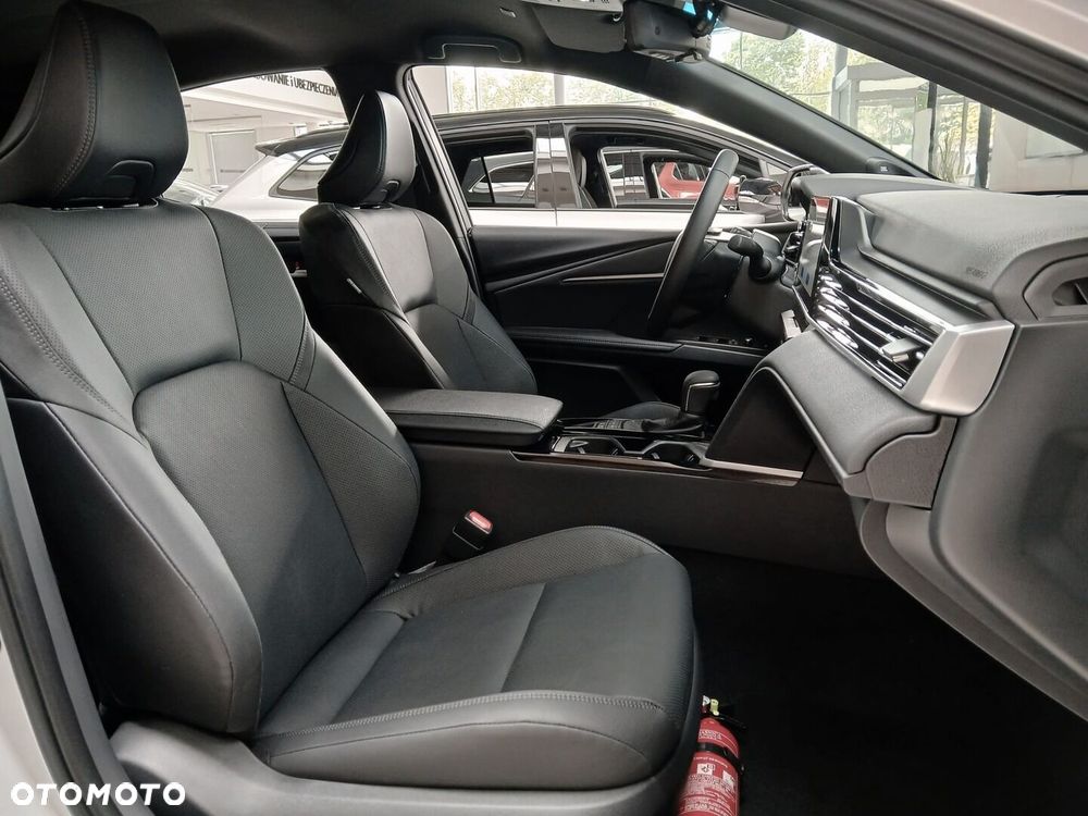 Toyota Camry - 13