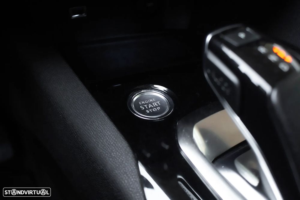 Peugeot 3008 PureTech 130 Stop & Start GPF EAT8 Allure - 18