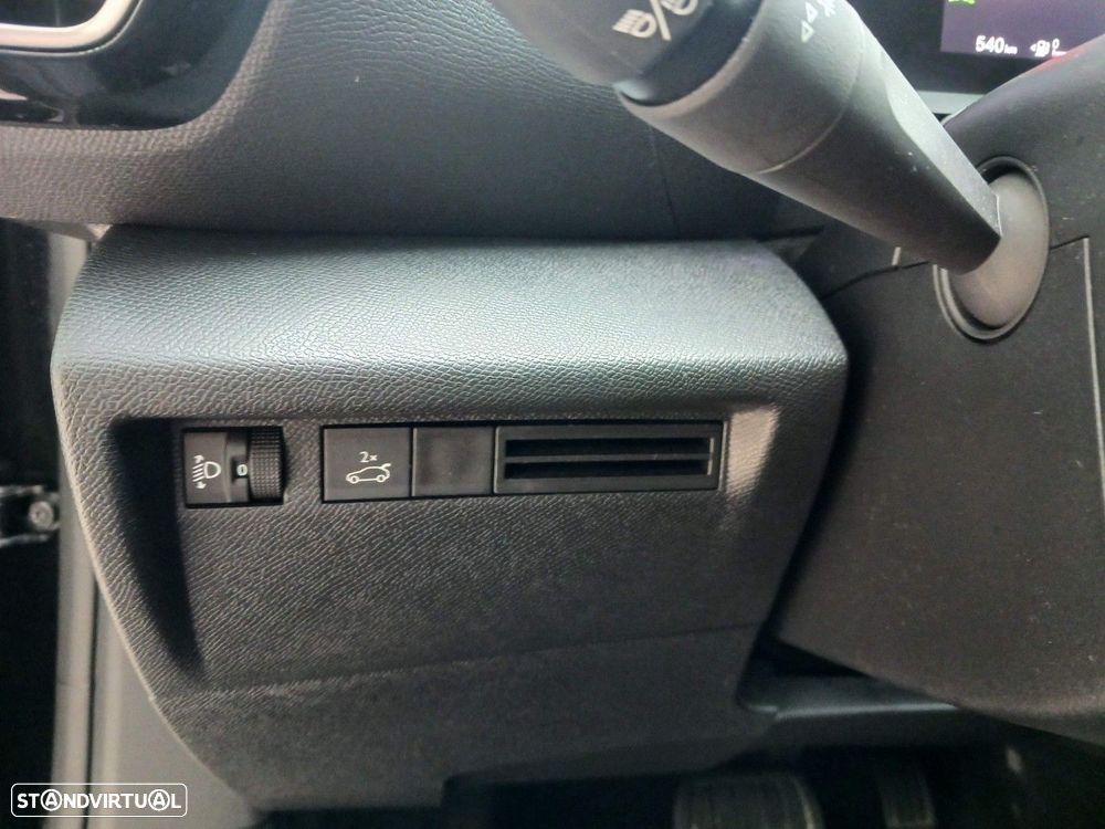 Citroën C4 X 1.2 PureTech Plus EAT8 - 21