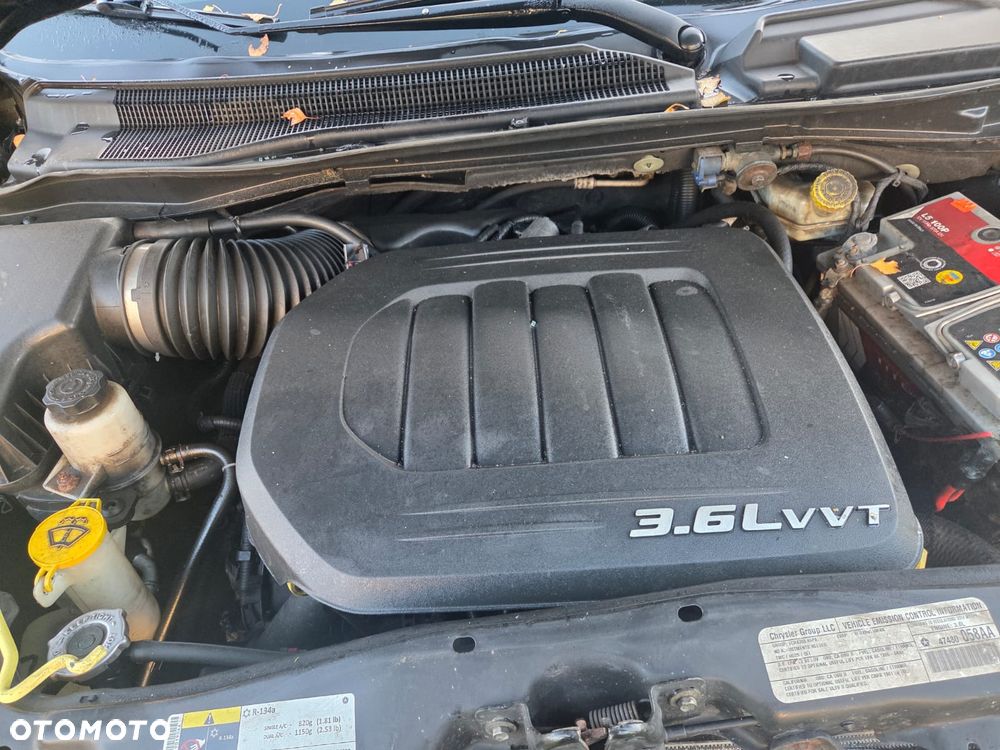 Chrysler Town & Country - 6