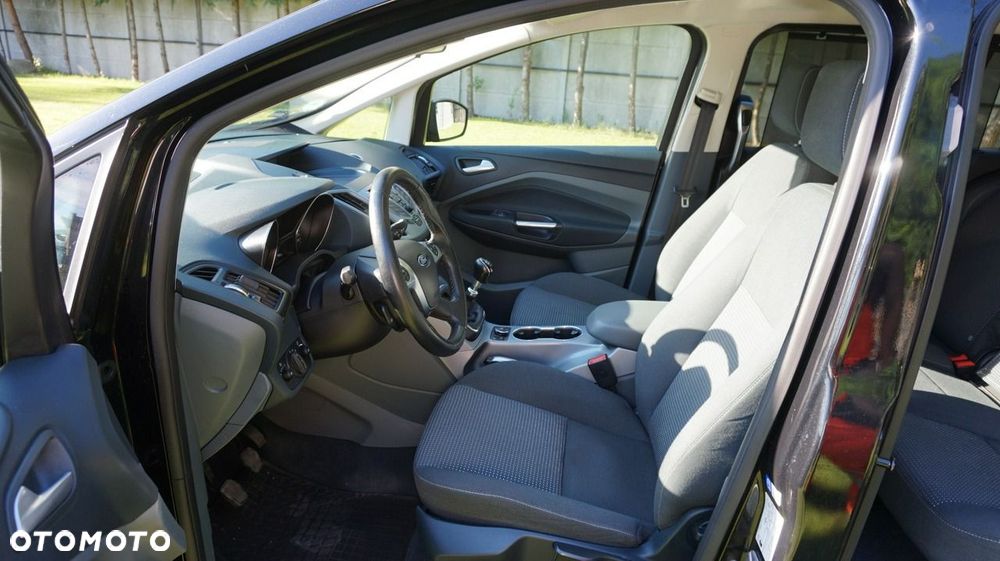 Ford Grand C-MAX - 11