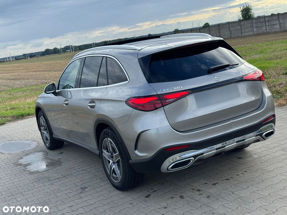 Mercedes-Benz GLC 300 4Matic 9G-TRONIC AMG Line Plus - 22