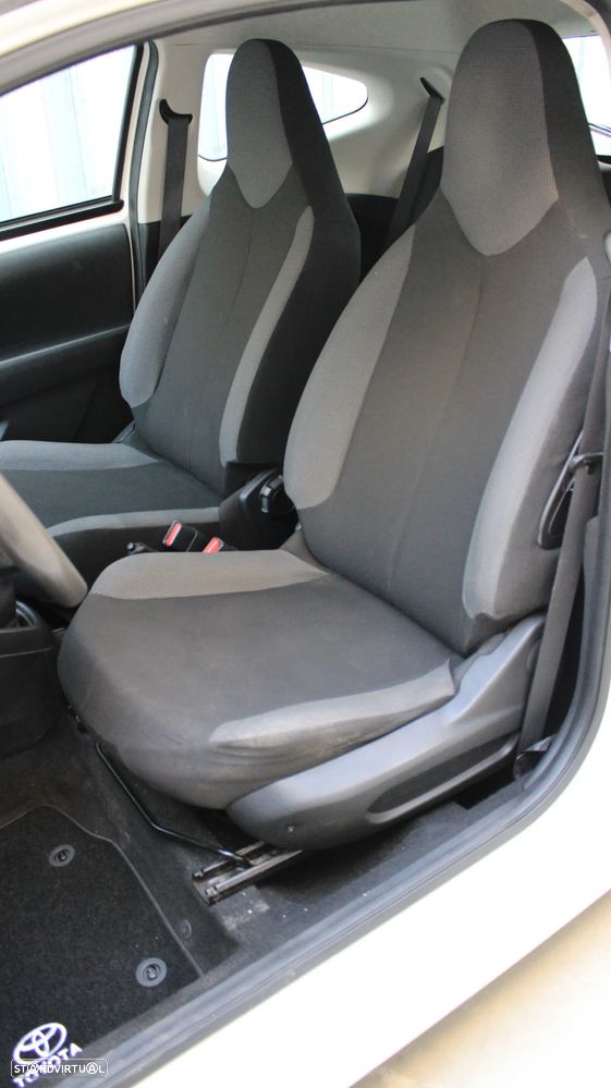 Toyota Aygo x-play - 46