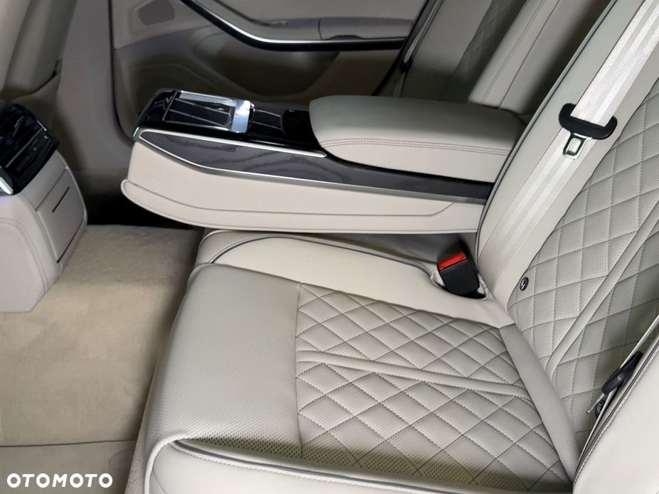 Audi A8 50 TDI mHEV Quattro Tiptr - 17