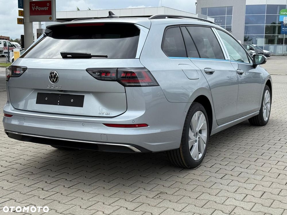 Volkswagen Golf - 8
