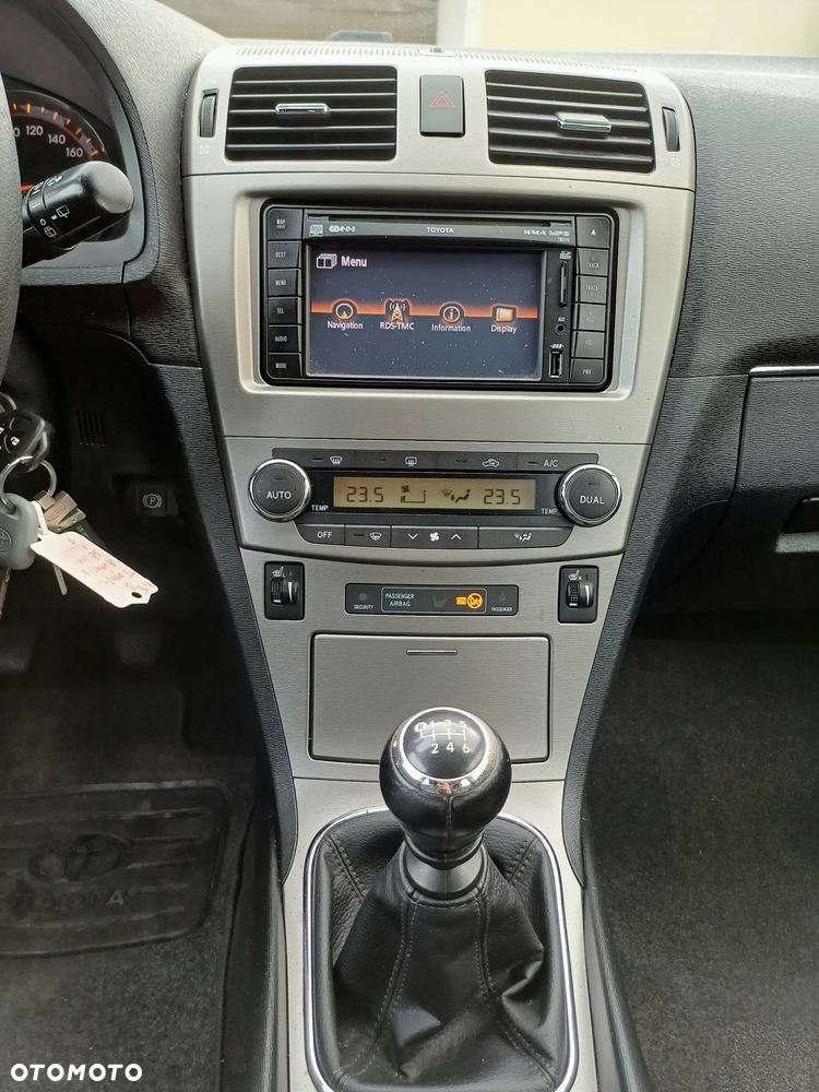 Toyota Avensis Touring Sports 1.8 Comfort - 17