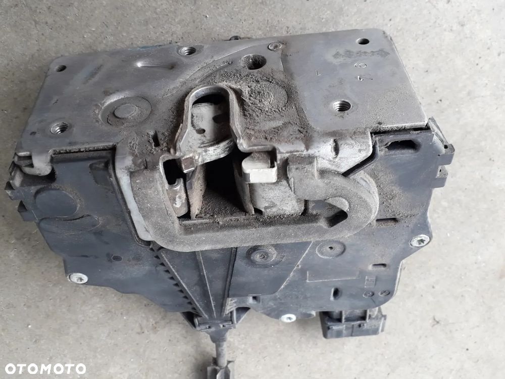 zamek drzwi lewy 51892929 Grande Punto Evo 3 drzwi 6 Pin - 2