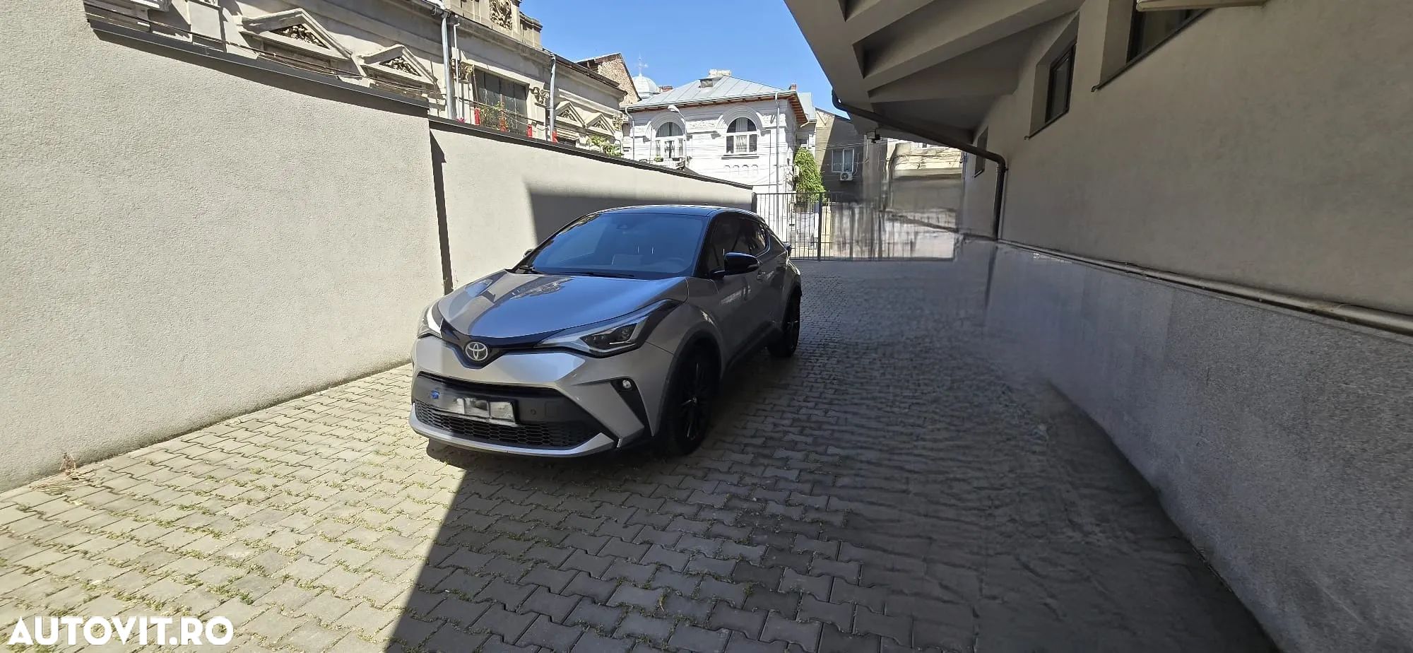 Toyota C-HR 2.0 HSD 184 CP 4x2 CVT Classy Bi-Tone - 1