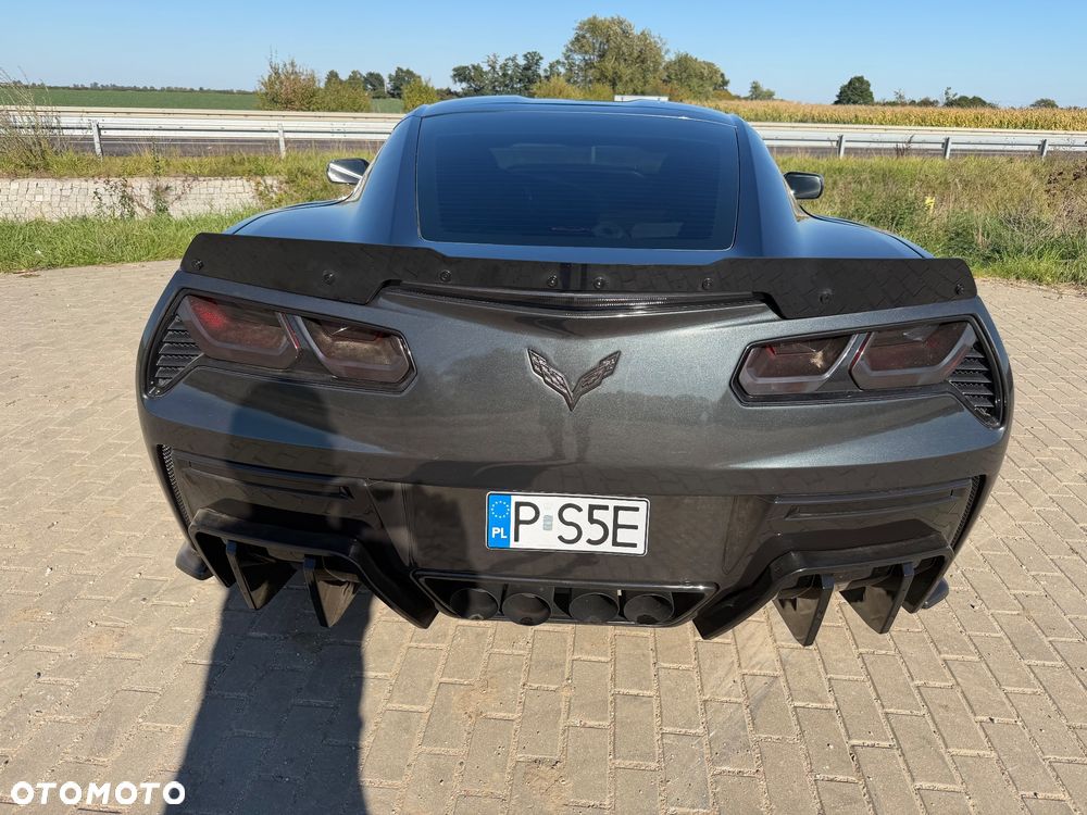 Chevrolet Corvette - 14