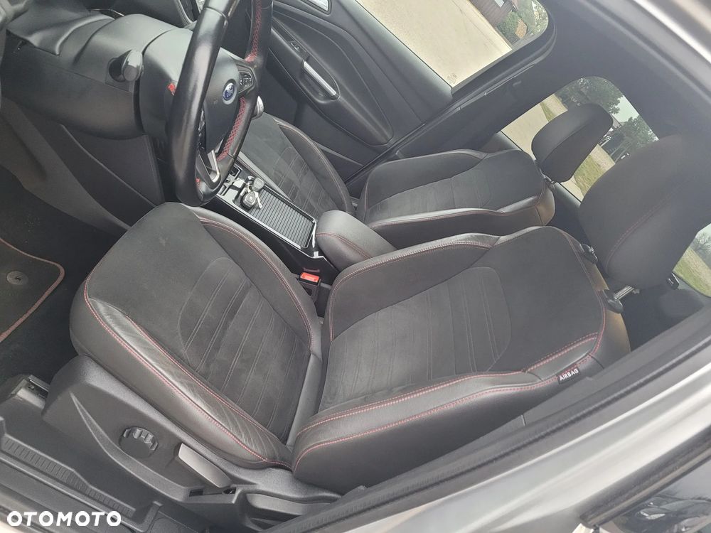 Ford Kuga - 16