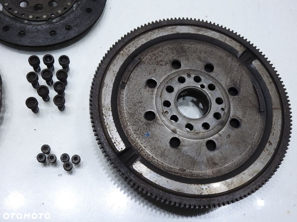 SPRZĘGŁO TARCZA DOCISK VOLVO V50 2.5 T5 - 9