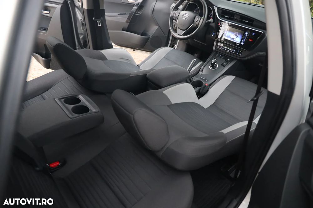 Toyota Auris 1.8 L VVT-i Hybrid Sol - 5