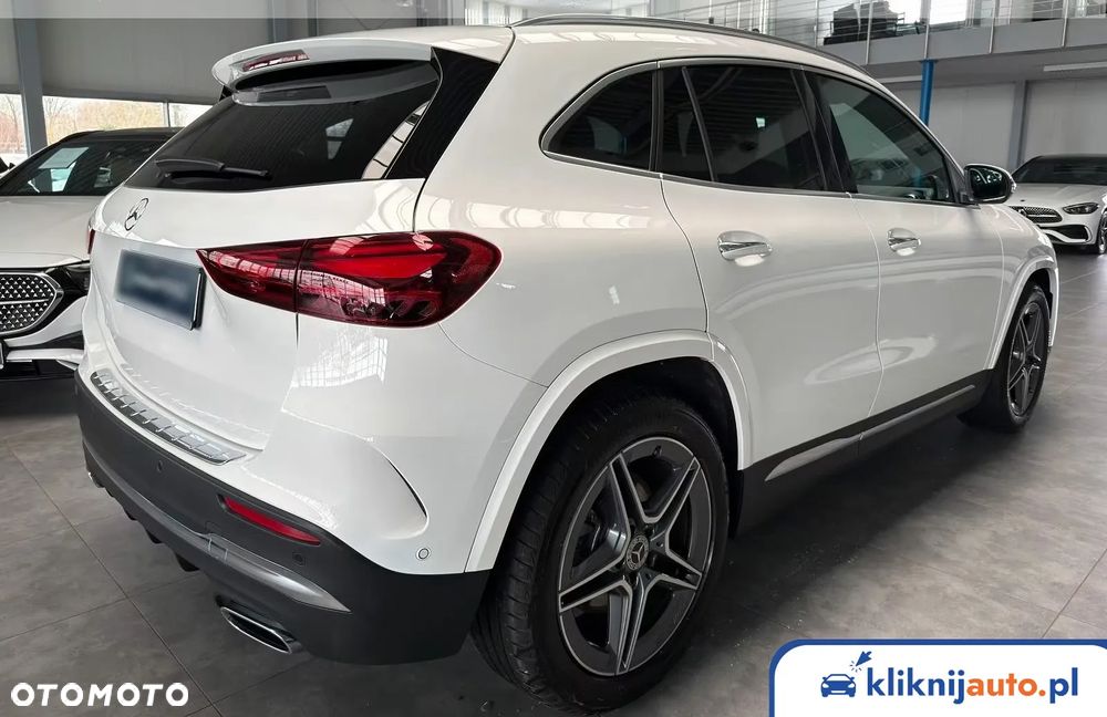 Mercedes-Benz GLA 200 AMG Line - 4