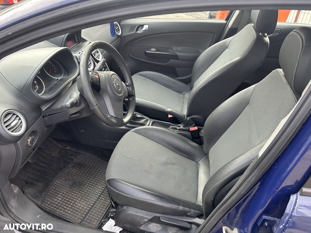 Usa Opel Corsa D - 7
