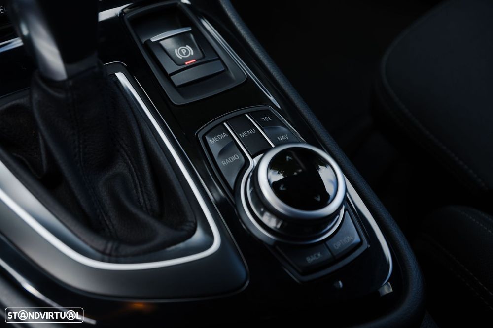 BMW 216 Active Tourer d Advantage Auto - 24
