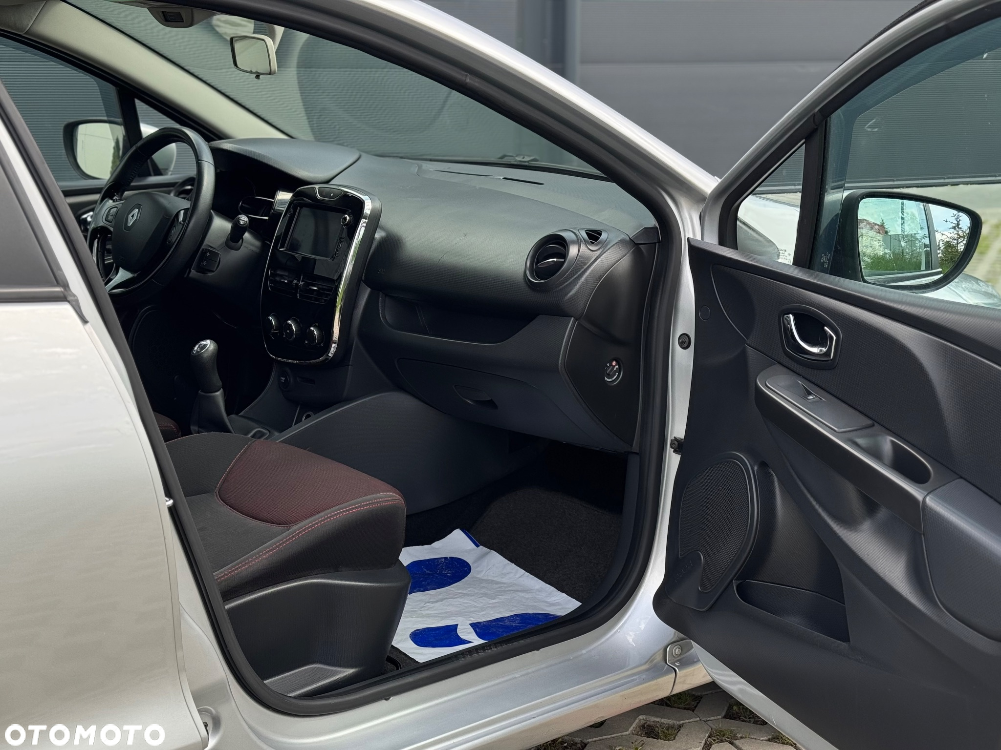 Renault Clio - 28
