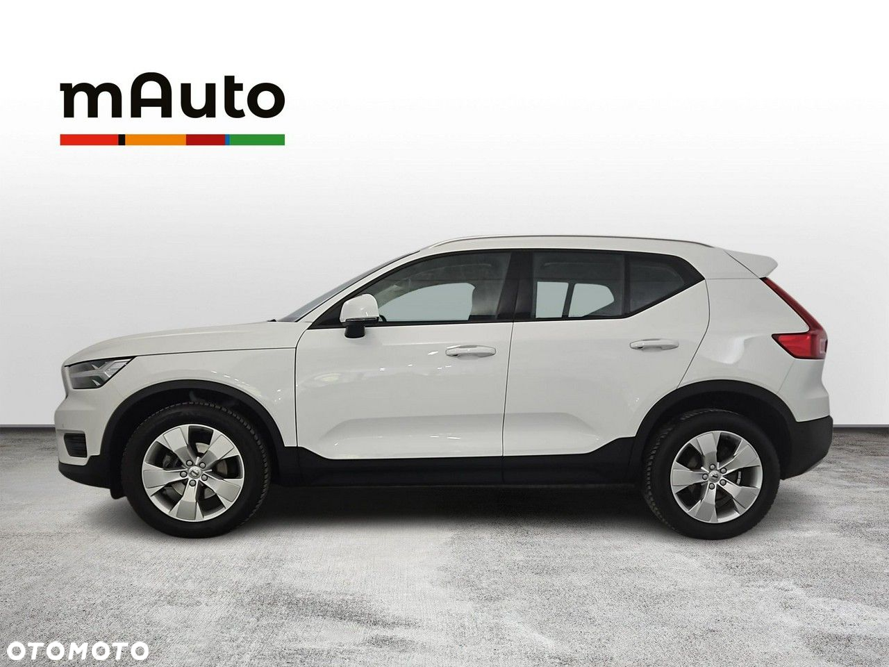 Volvo XC 40 T3 Momentum Pro - 2