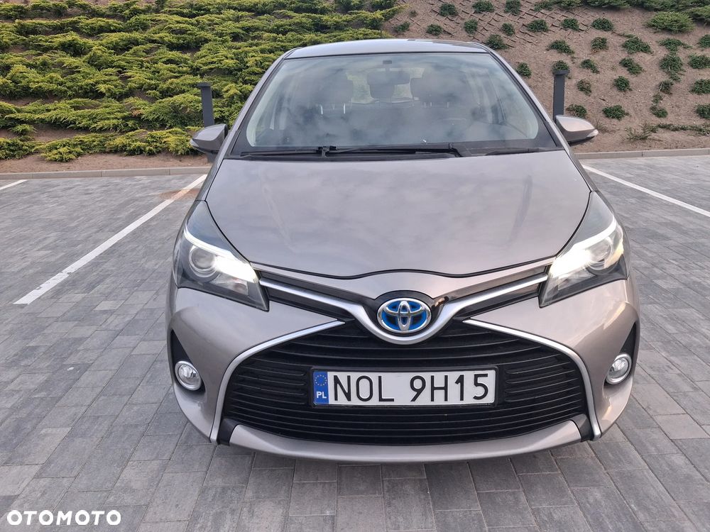 Toyota Yaris Hybrid 100 Dynamic - 2