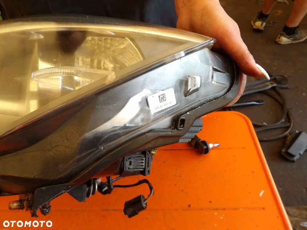 BMW - F30 - H7 - LEWA LAMPA PRZEDNIA - UK - 7259539 - 2