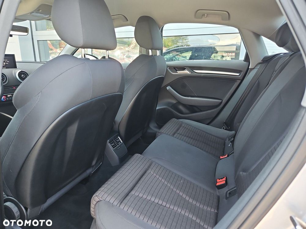 Audi A3 Limousine 35 TFSI Sport S tronic - 11
