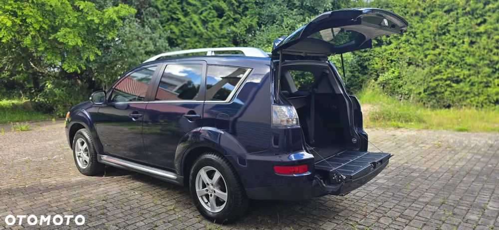 Mitsubishi Outlander - 10