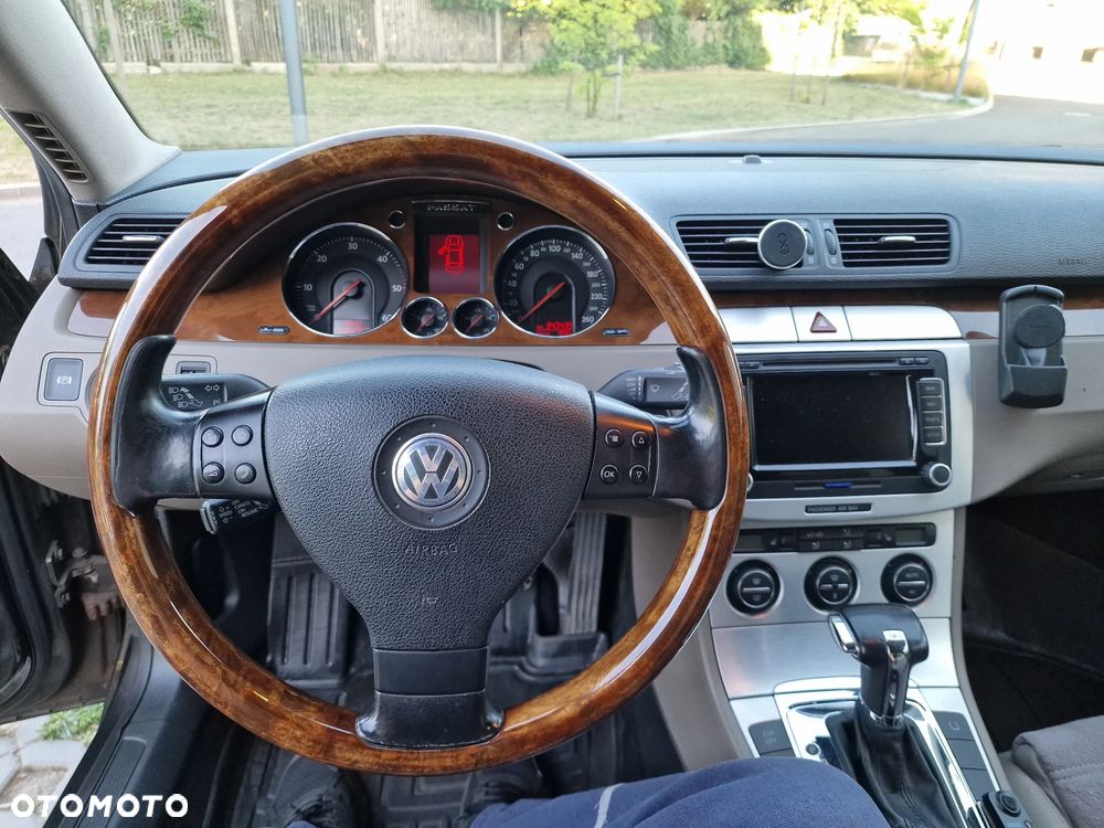 Volkswagen Passat Variant 2.0 TDI DPF DSG Highline - 23