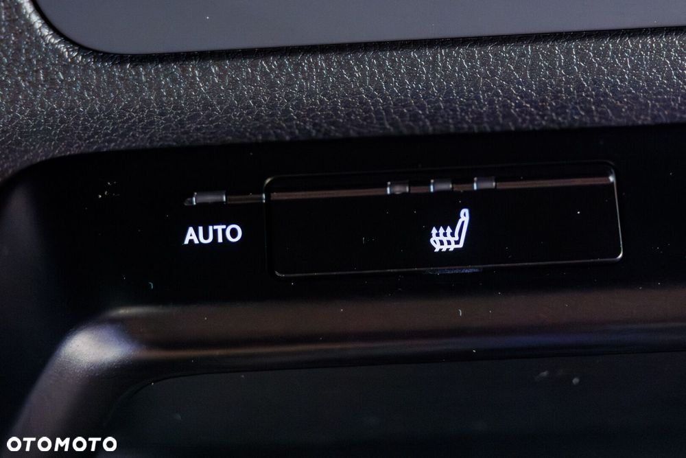 Lexus UX - 8
