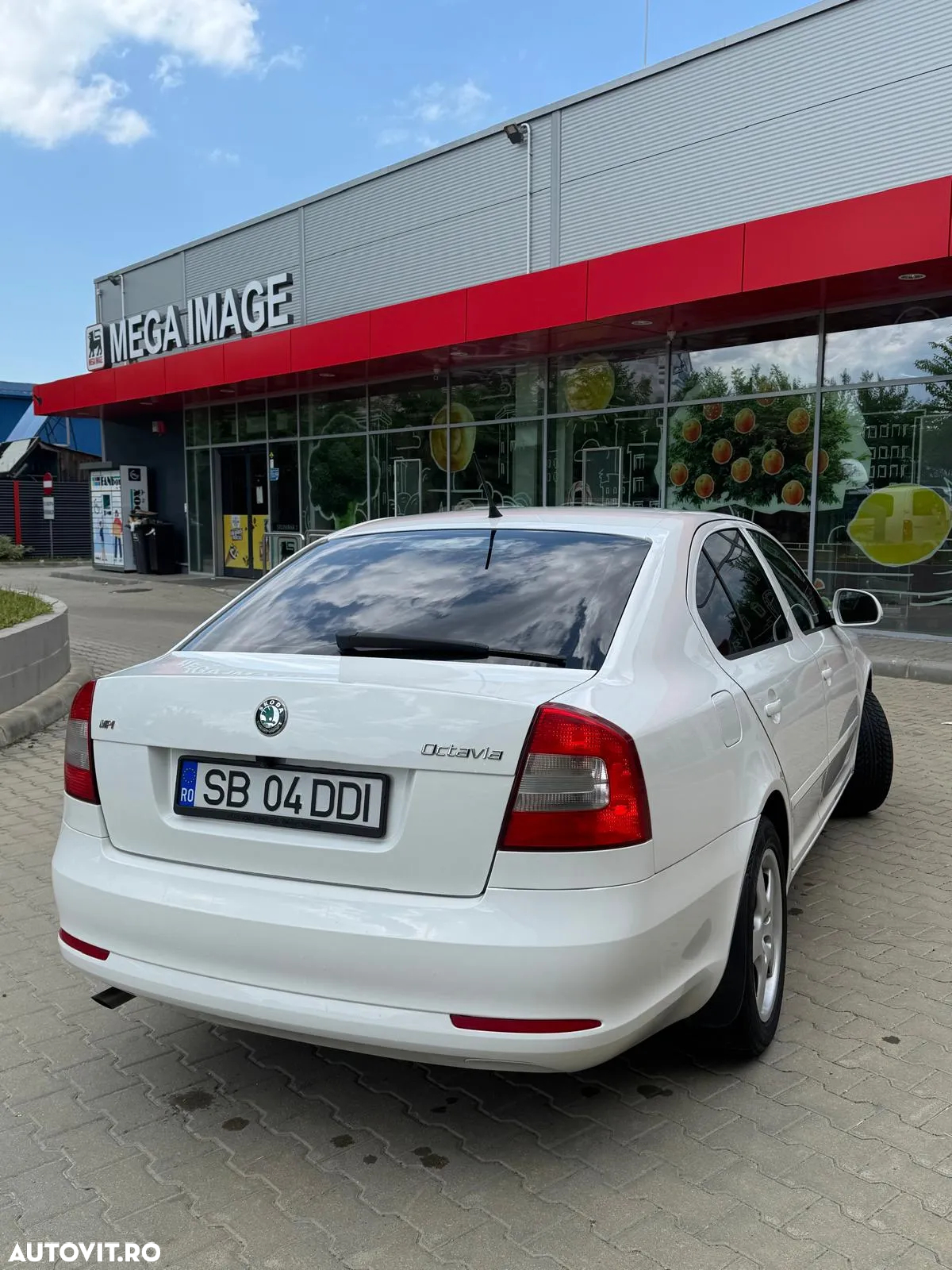 Skoda Octavia 1.6 MPI Ambiente - 3