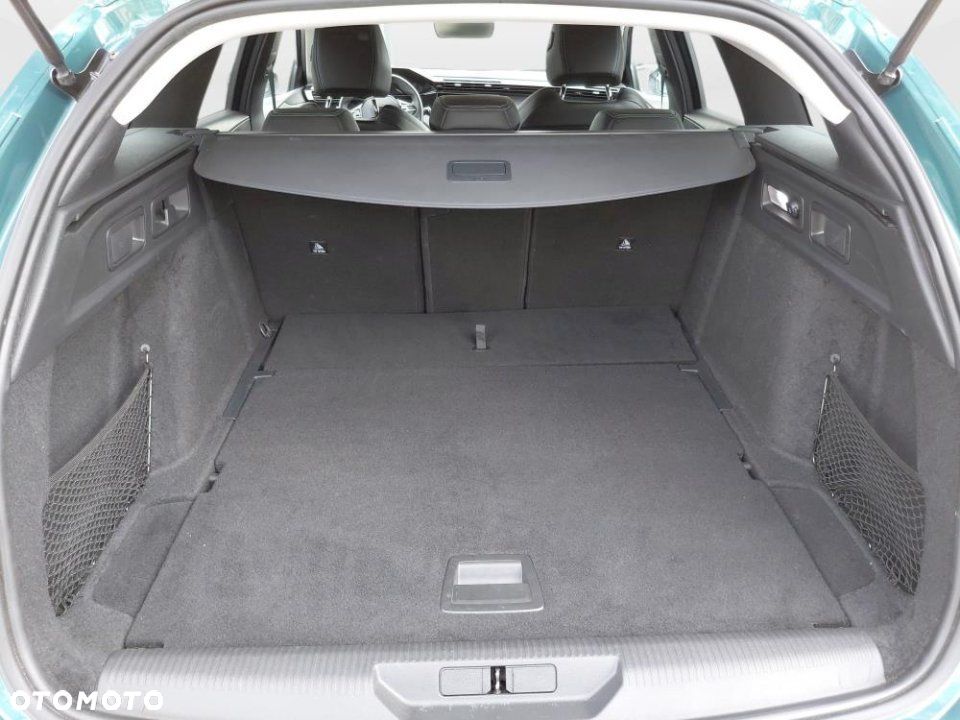 Peugeot 308 - 8