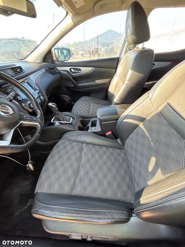 Nissan Rogue - 12