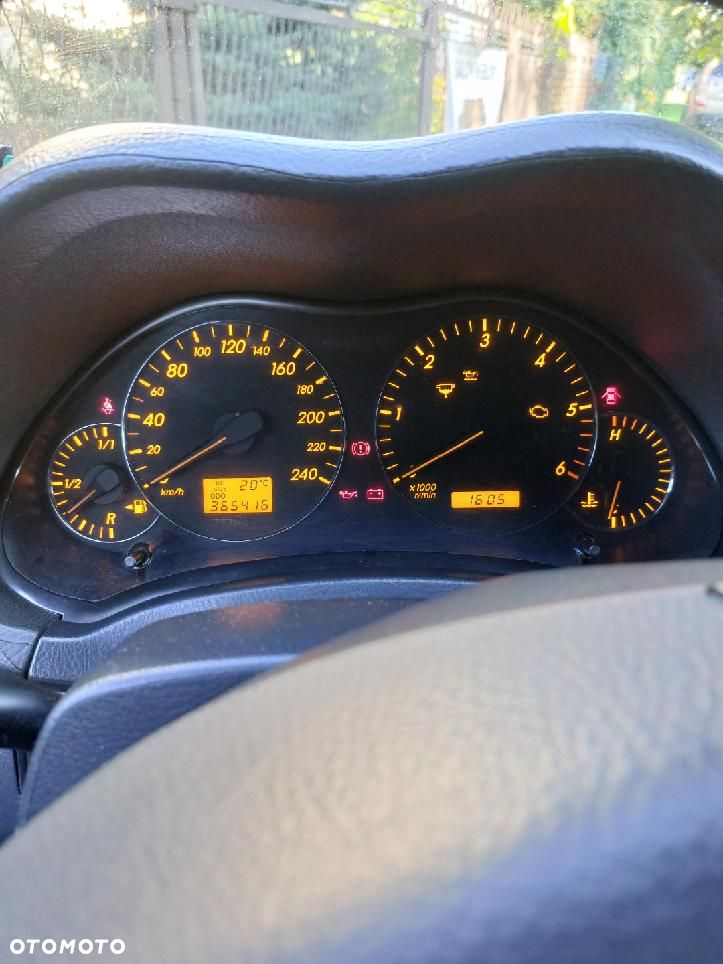 Toyota Avensis 2.0 D-4D Sol Plus - 2