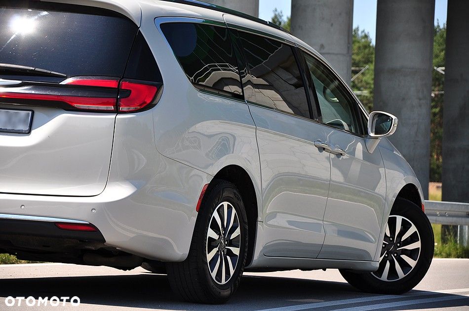 Chrysler Pacifica - 13