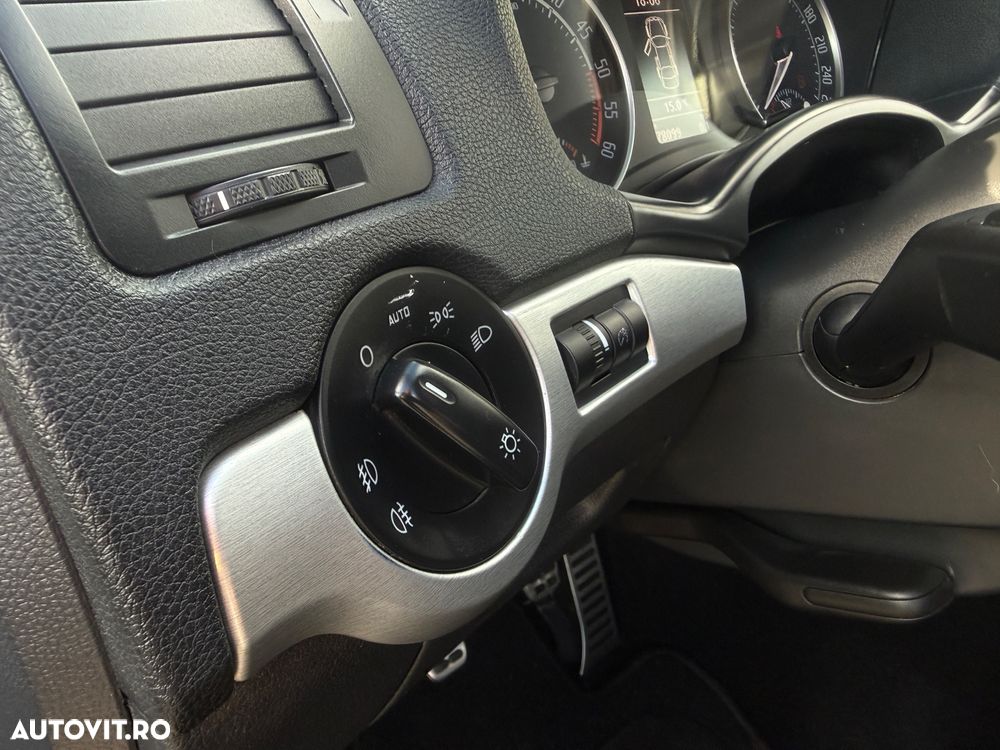 Skoda Octavia Combi 2.0 RS TDI - 25