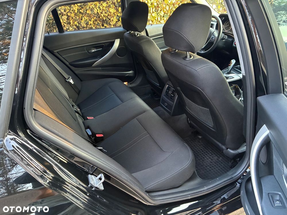 BMW Seria 3 320i Advantage - 18