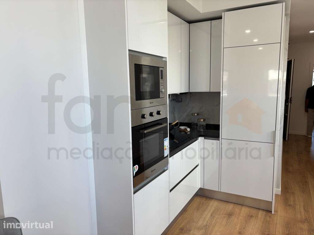 APARTAMENTO T3 EM TOTAL REMODELAÇÃO EM BENFICA - Grande imagem: 4/23