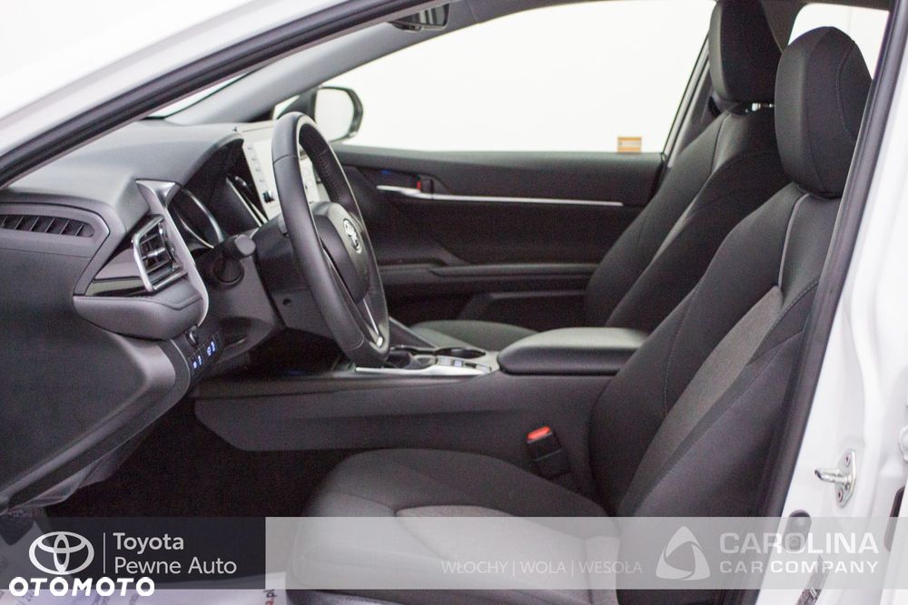 Toyota Camry - 5