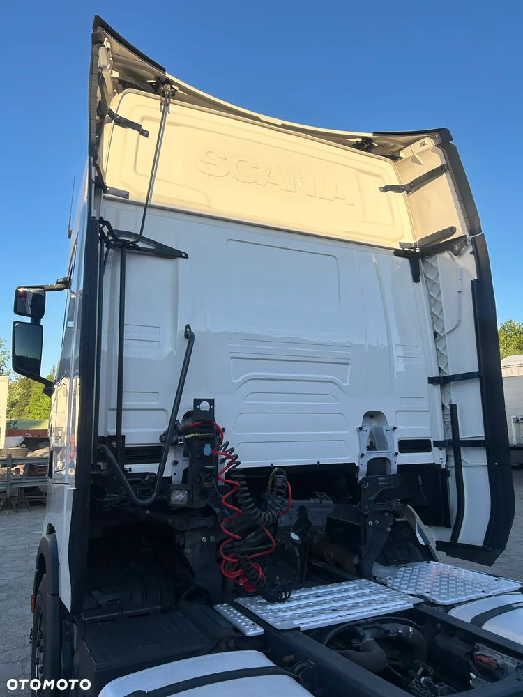 Scania S450 RETARDER / LED / NAWIGACJA / WIRTUALNE ZEGARY / 2 ZBIORNIKI PALIWOWE / LODÓWKA / PRZEBIEG 756 TYS. KM / SCANIA z POLSKIEGO SALONU / 2020 ROK !! - 15