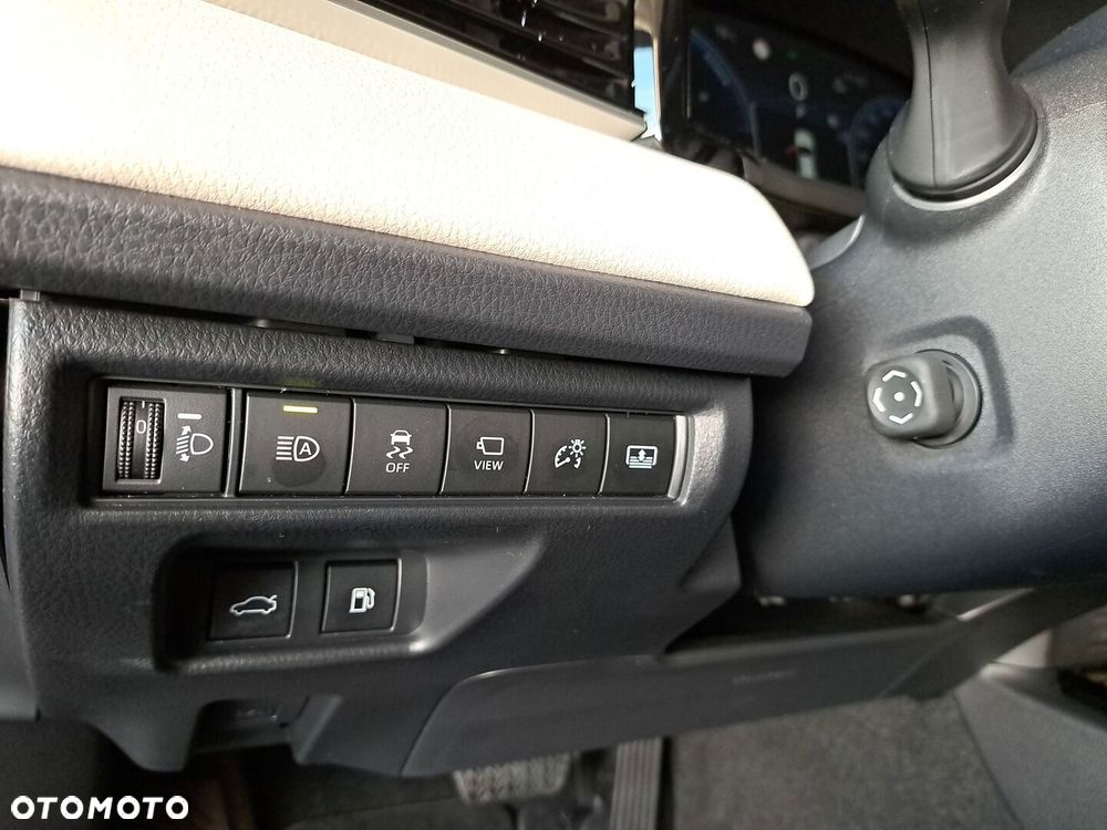 Toyota Camry - 34