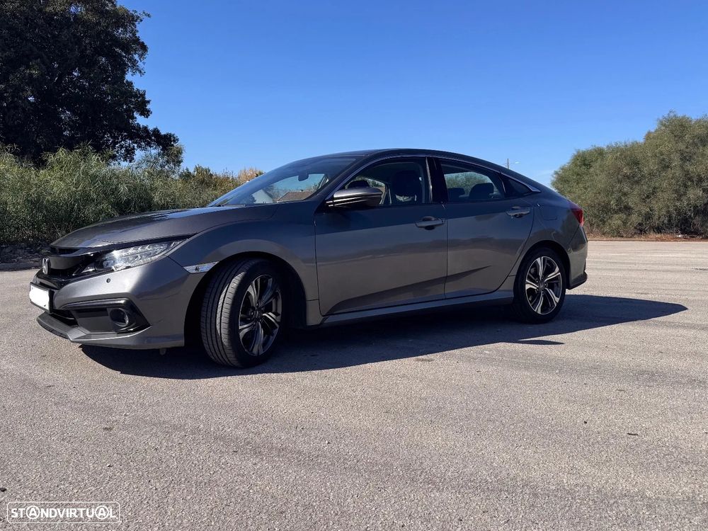 Honda Civic 1.5 i-VTEC Elegance Navi CVT - 3