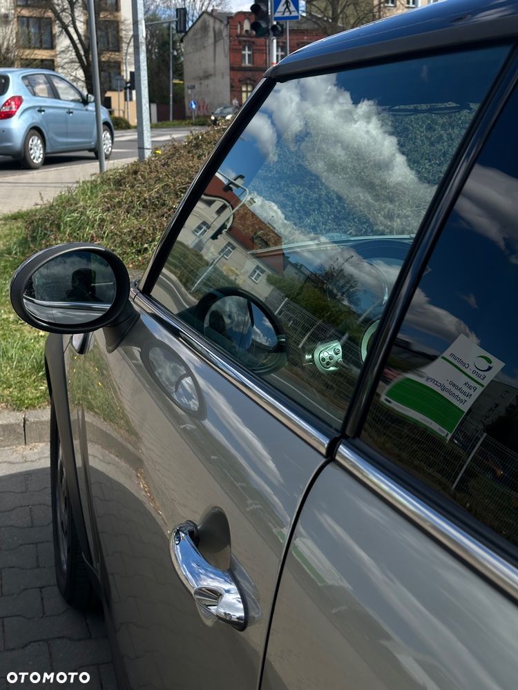 MINI Cooper Standard - 4